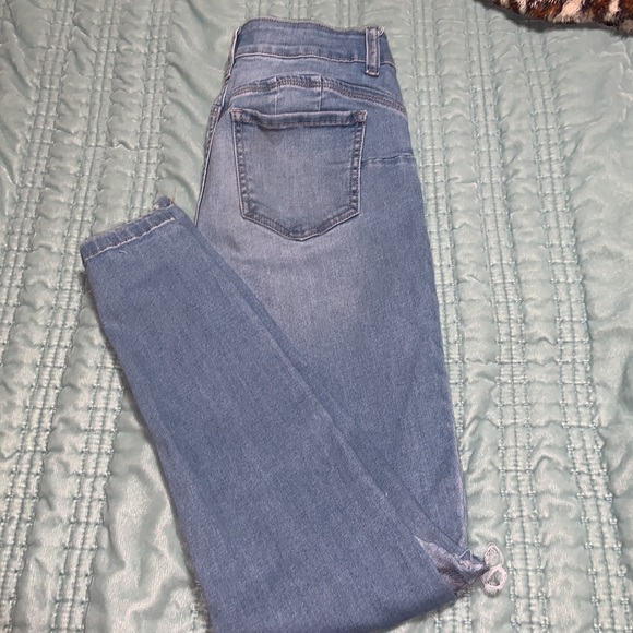 JEANS - Picture 2 of 3